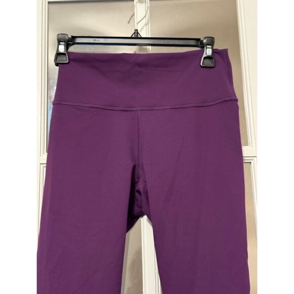 Fabletics Define PowerHold® High-Waisted Legging
7/8 size small NWOT purple - Picture 4 of 15
